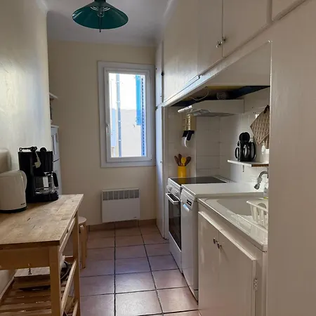 F3 En Centre-ville De Avec Terrasse - Fr-1-309-58 * Banyuls-sur-Mer