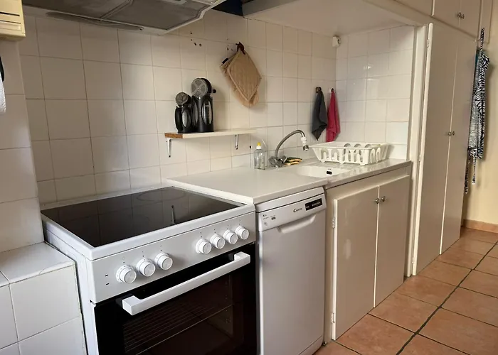 F3 En Centre-ville De Avec Terrasse - Fr-1-309-58 * Banyuls-sur-Mer